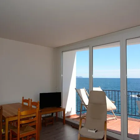 The In Has 1 Bedrooms Apartment *